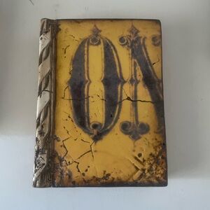 Sid Dickens Black Storybook Decor